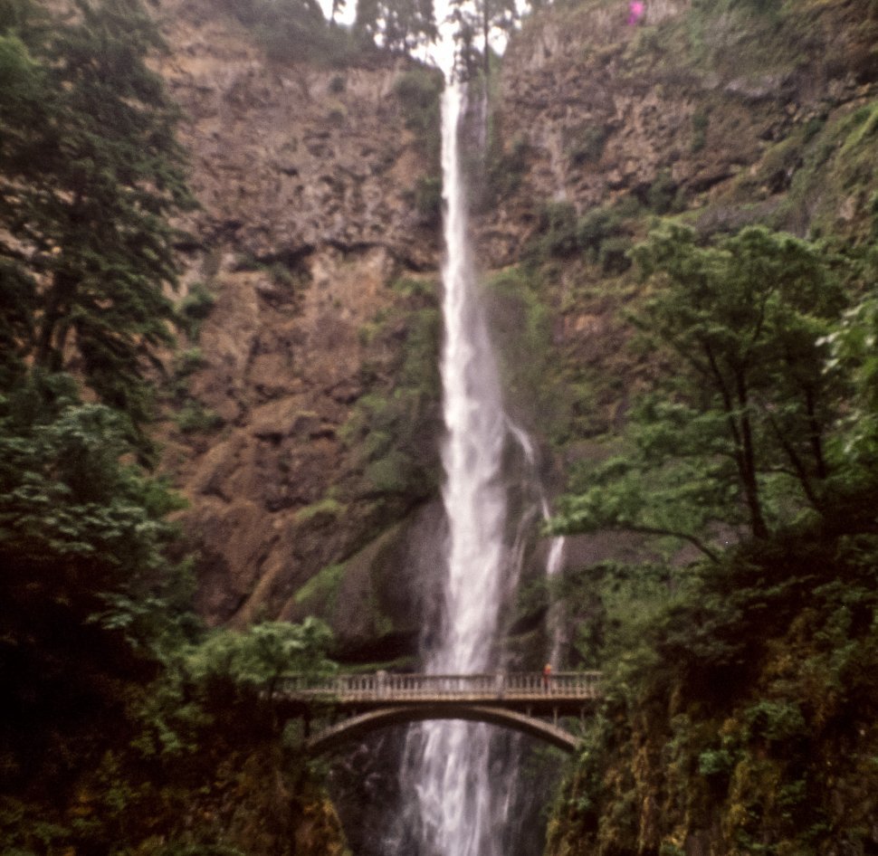 Free image of Famous bridge and waterfall, Multnomah Falls, Oregon, USA