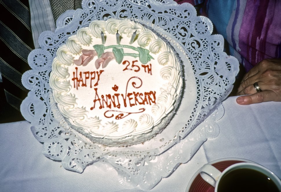 Free image of Cake writing celebrating a 25th Anniversary, USA