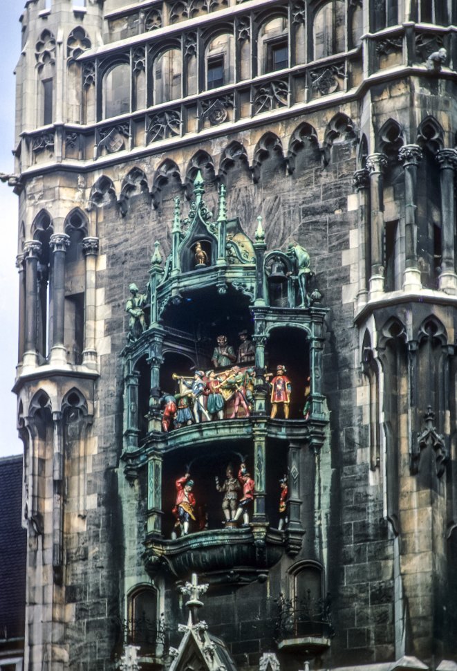 Free image of Statuettes in the facade of city hall, Munch, Germany, Europe