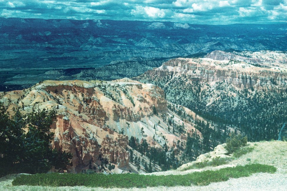 Free image of Wide view of Bryce Canyon, Utah, USA